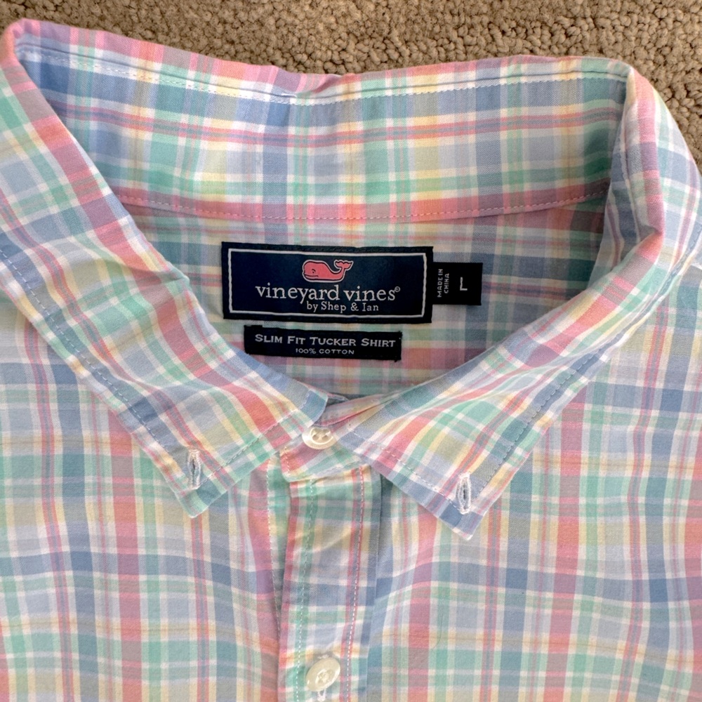 Vineyard Vines mens size large long sleeve shirt